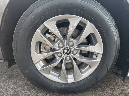 Used 2024 Toyota Sienna XLE image 15