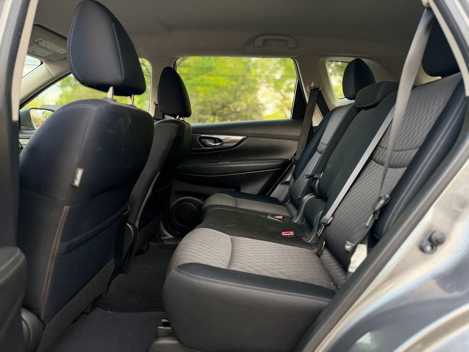Used 2017 Nissan Rogue S FWD image 11