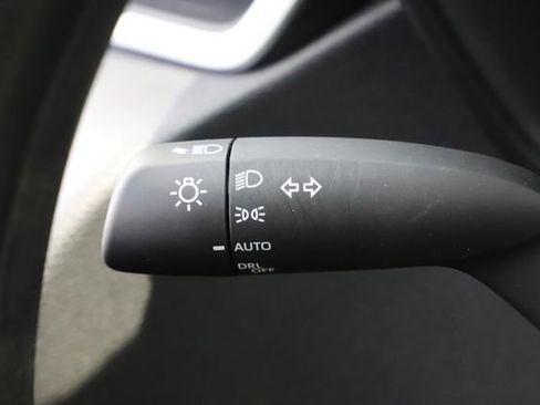 Used 2025 Toyota Corolla LE FWD image 32