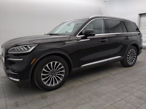 Used 2023 Lincoln Aviator Reserve RWD image 2