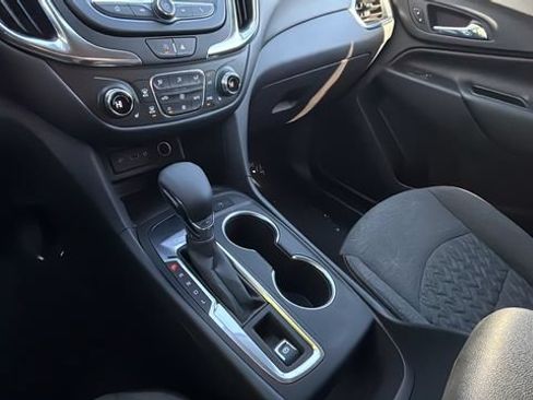 Used 2024 Chevrolet Equinox LT FWD image 14