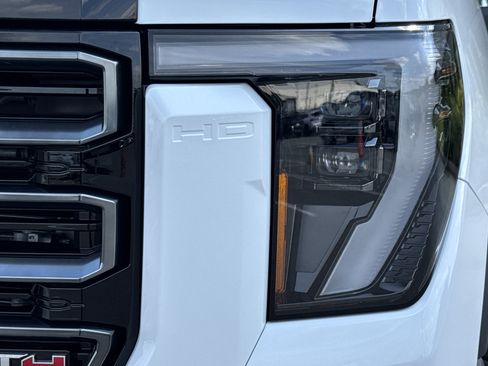 New 2026 GMC Sierra 2500 AT4 w/ AT4 Premium Plus Package AWD/4WD image 5