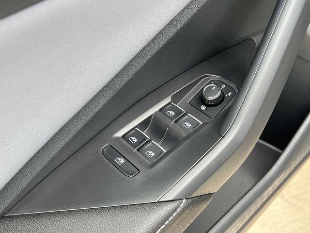 New 2025 Volkswagen Jetta SE FWD image 13