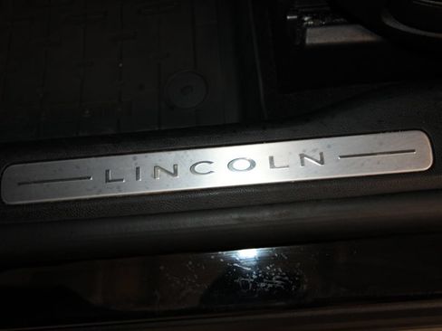 Used 2024 Lincoln Corsair AWD w/ Equipment Group 101A image 7