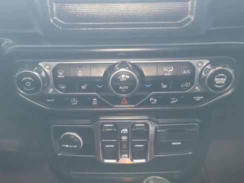Used 2021 Jeep Wrangler Unlimited Sport image 23