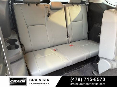 Used 2020 Toyota Highlander Limited image 32