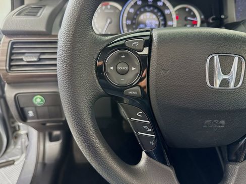 Used 2017 Honda Accord EX image 25