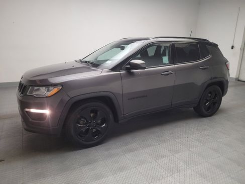 Used 2020 Jeep Compass Latitude FWD image 2