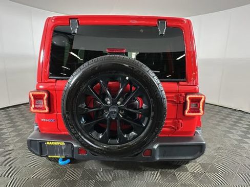 Used 2024 Jeep Wrangler Unlimited Sahara AWD/4WD image 3