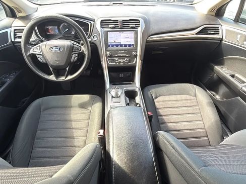Used 2020 Ford Fusion SE FWD image 29