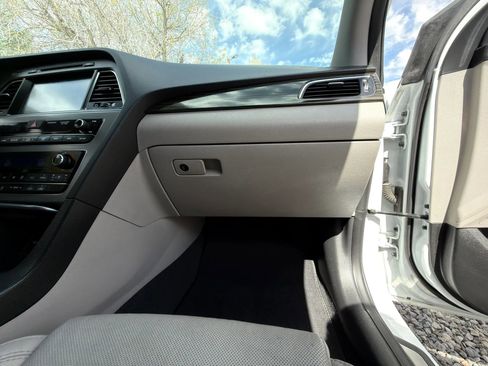 Used 2017 Hyundai Sonata Limited w/ Tech Package 03 image 5