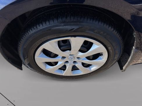 Used 2021 Toyota Corolla LE w/ Carpet Mat Package (TMS) image 9