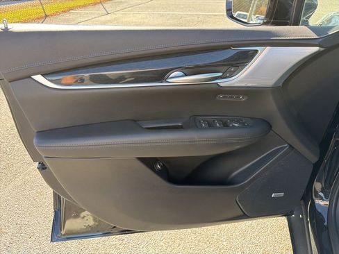 Certified 2025 Cadillac XT5 Premium Luxury image 13