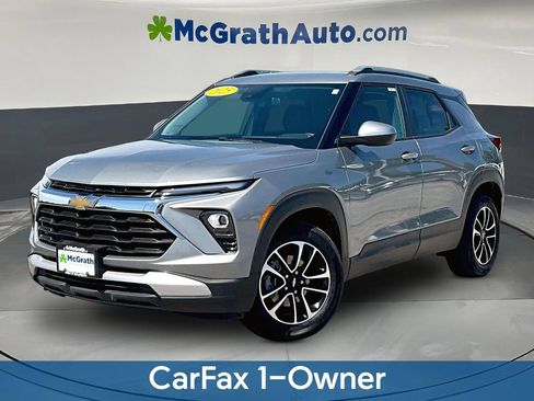 Used 2025 Chevrolet TrailBlazer LT FWD image 3