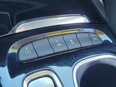 Used 2023 Buick Envision Essence FWD image 32