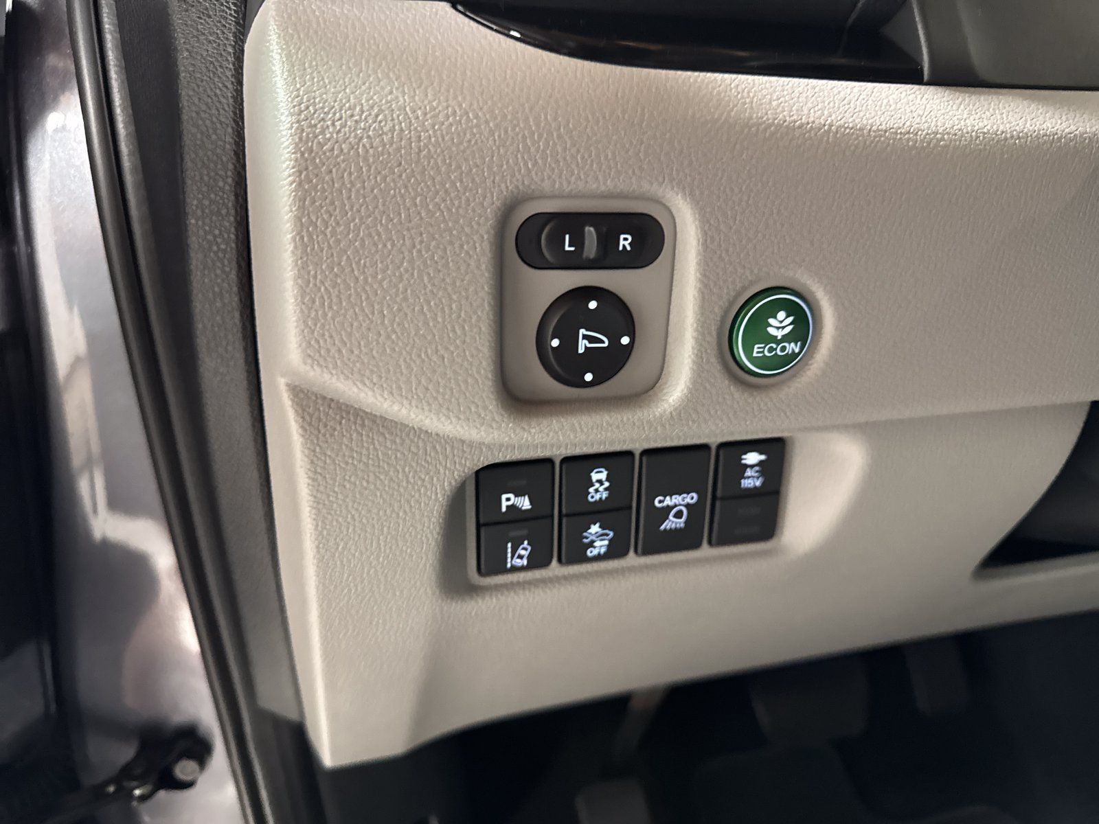 Used 2017 Honda Ridgeline RTL-E image 18