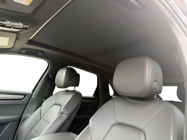 Used 2020 Porsche Cayenne AWD/4WD image 13