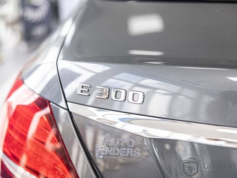 Used 2019 Mercedes-Benz E 300 4MATIC w/ Driver Assistance Package image 13