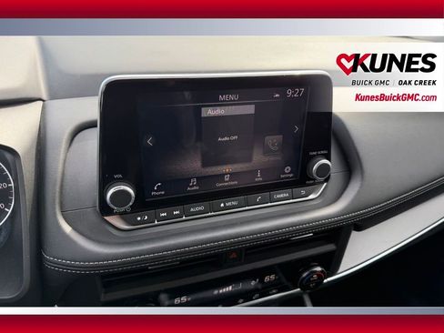 Used 2025 Nissan Rogue SV image 17