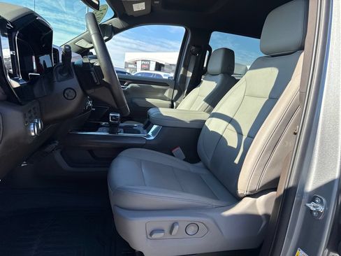 Used 2023 GMC Sierra 1500 SLT w/ SLT Premium Package AWD/4WD image 16