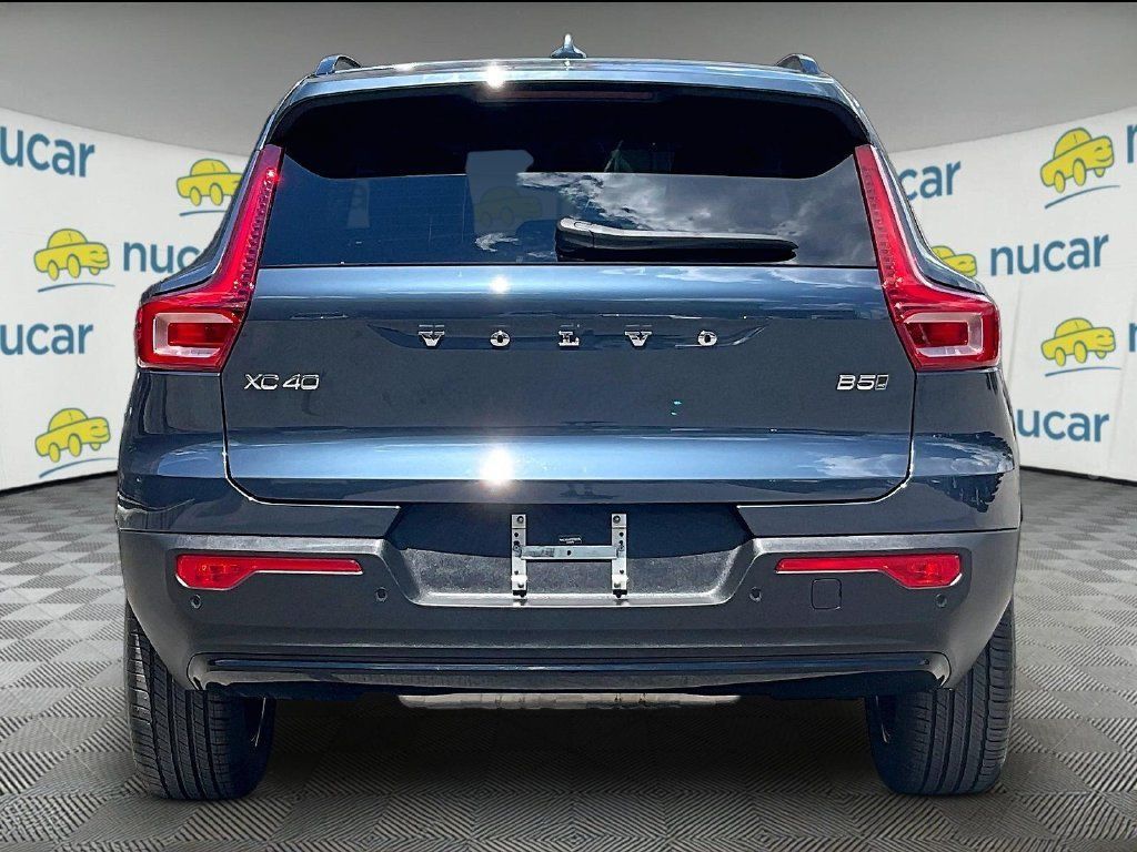 Used 2026 Volvo XC40 B5 Core AWD/4WD image 5