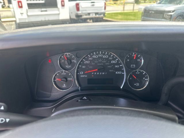 New 2026 Chevrolet Express 2500 w/ Communications Package RWD image 20
