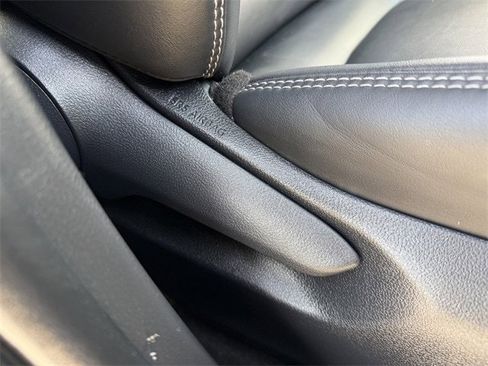 Used 2023 Toyota RAV4 XLE Premium image 29