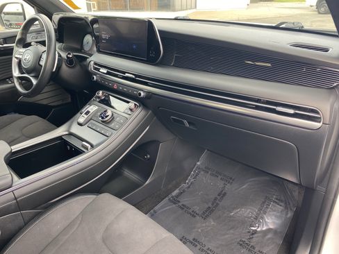 Used 2024 Hyundai Palisade Calligraphy image 12
