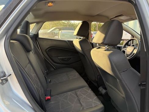 Used 2013 Ford Fiesta SE FWD image 10