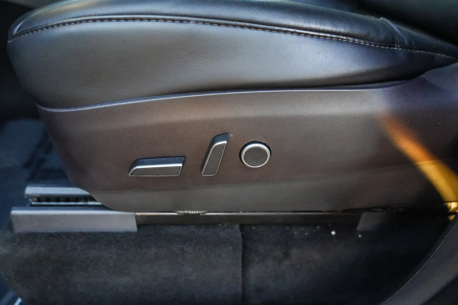 Used 2022 Tesla Model Y Long Range AWD/4WD image 19