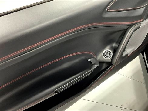 Used 2018 Ferrari GTC4Lusso AWD/4WD image 34