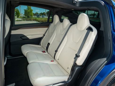 Used 2022 Tesla Model X Long Range image 9