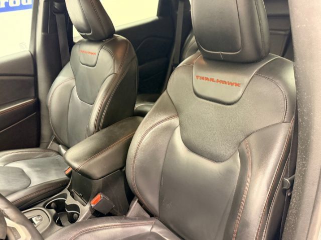 Used 2015 Jeep Cherokee Trailhawk w/ Comfort/Convenience Group AWD/4WD image 43
