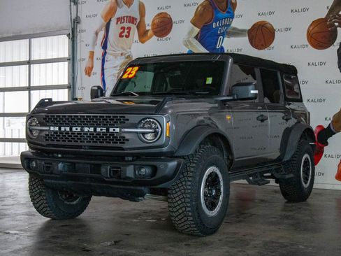 Used 2023 Ford Bronco Badlands w/ Sasquatch Package AWD/4WD image 21