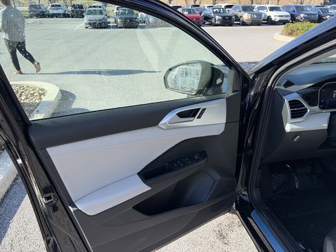 New 2026 Volkswagen Taos SE AWD/4WD image 9