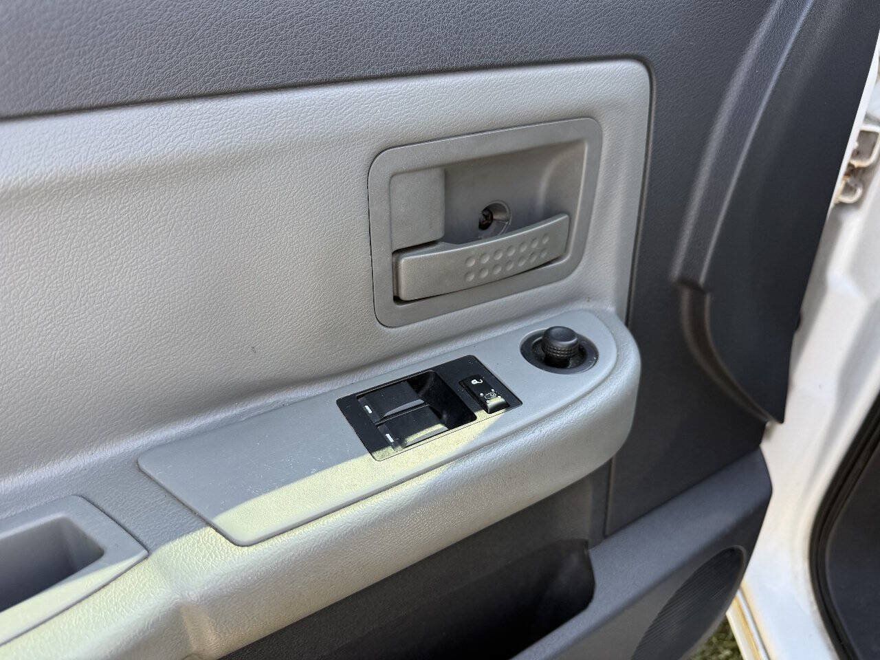 Used 2008 Dodge Dakota SXT w/ Convenience Group RWD image 14