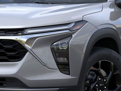 New 2026 Chevrolet Trax LT w/ Driver Confidence Package FWD image 10