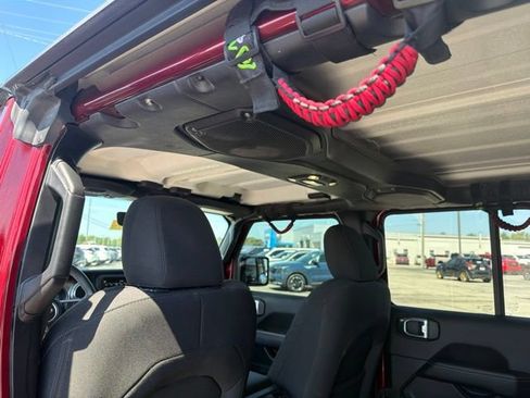 Used 2021 Jeep Wrangler Unlimited Sahara AWD/4WD image 25
