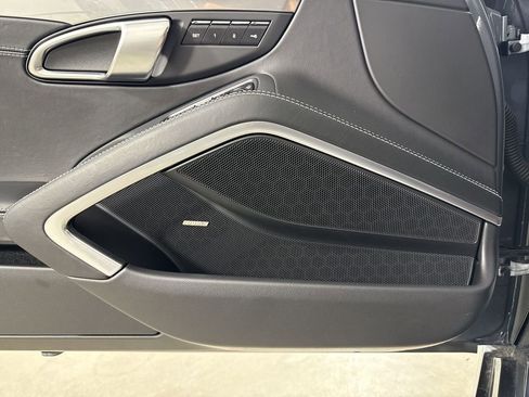 Certified 2025 Porsche 718 Boxster image 33