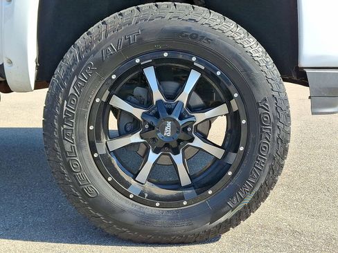 Used 2018 Chevrolet Silverado 1500 LT w/ All Star Edition AWD/4WD image 26