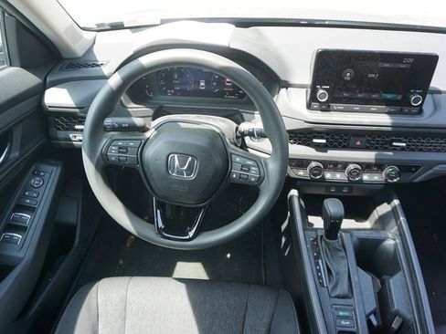 Used 2025 Honda Accord SE image 5