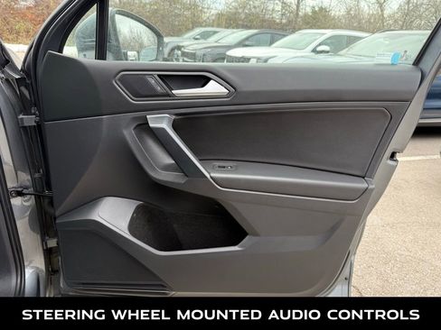 Used 2021 Volkswagen Tiguan SE image 14