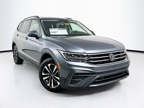 Used 2024 Volkswagen Tiguan S image 1