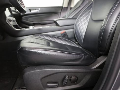 Used 2024 Ford Edge Titanium image 11