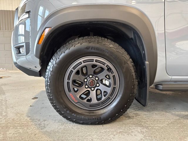 Certified 2025 Nissan Frontier PRO-4X w/ Pro Premium Package AWD/4WD image 30