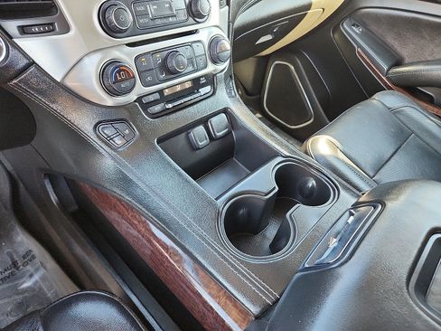 Used 2019 GMC Yukon SLT image 18