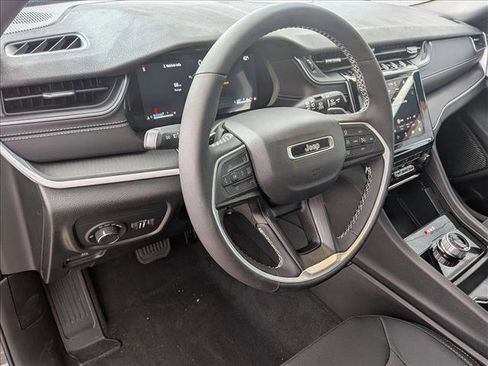 New 2025 Jeep Grand Cherokee Laredo X w/ Luxury Tech Group I image 3