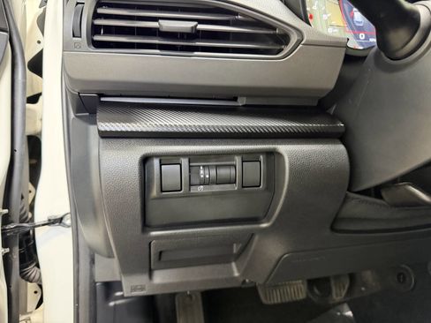 Used 2024 Subaru Crosstrek 2.0i image 30