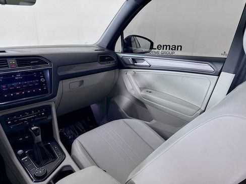 Used 2023 Volkswagen Tiguan SE R-Line image 22