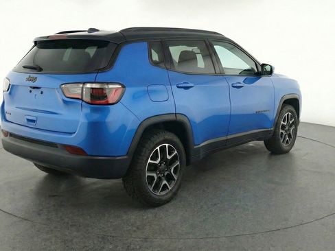 Used 2025 Jeep Compass Trailhawk image 9